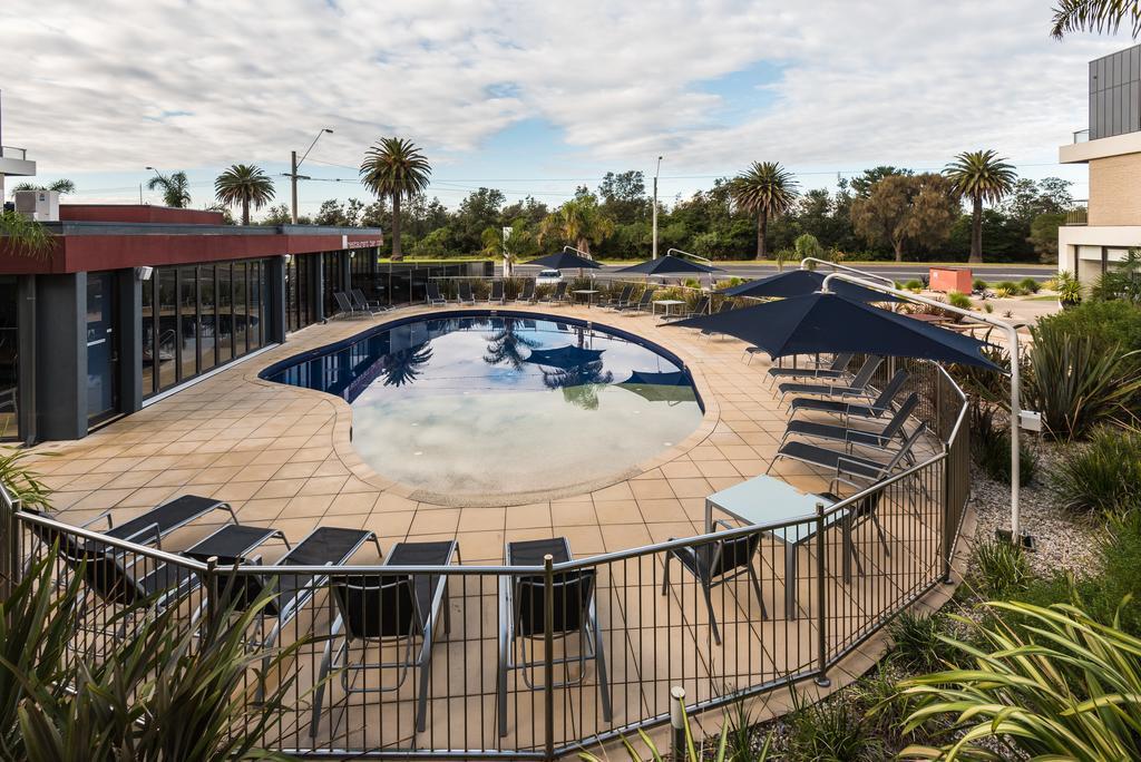 The Esplanade Resort And Spa Лейкс Ентранс Екстериор снимка